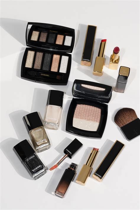 chanel holiday makeup set 2022|Welcome to CHANEL WONDERLAND – Holiday Gift Guide .